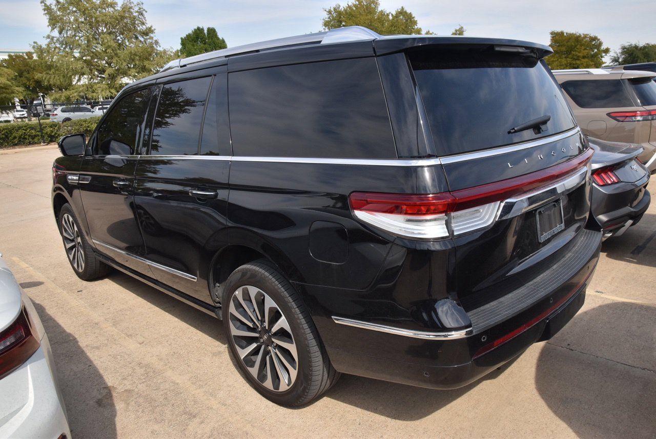 Used 2024 Lincoln Navigator Reserve AWD/4WD image 6