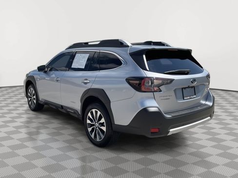 Used 2024 Subaru Outback Touring AWD/4WD image 11