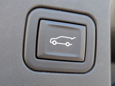 Used 2023 Buick Envision Essence FWD image 18