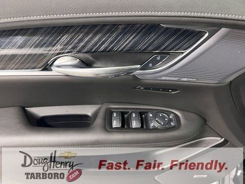 Used 2025 Cadillac XT6 Premium Luxury image 26