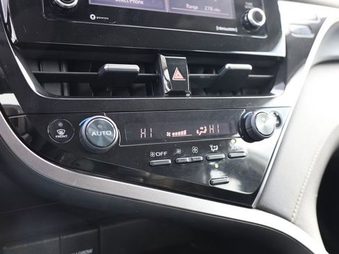 Used 2022 Toyota Camry SE image 24