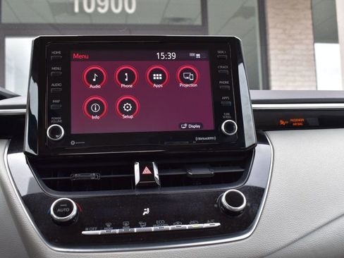 Used 2022 Toyota Corolla LE image 33