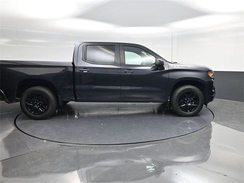 Used 2022 Chevrolet Silverado 1500 Custom image 2
