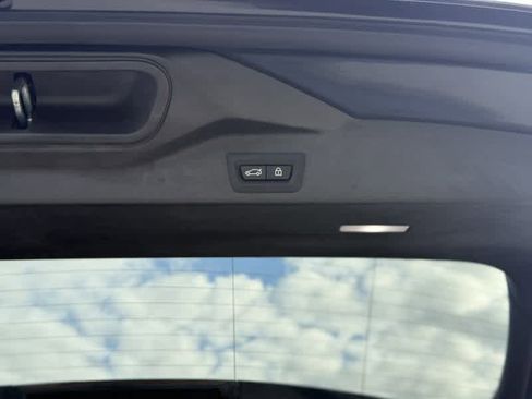 Used 2021 BMW X5 xDrive40i w/ M Sport Package image 22