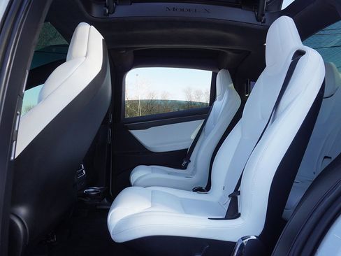 Used 2018 Tesla Model X 100D image 37