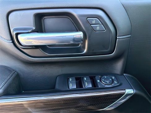 Used 2022 Chevrolet Silverado 2500 LT w/ Convenience Package image 18