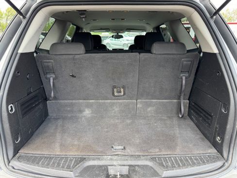 Used 2014 GMC Acadia SLE FWD image 18