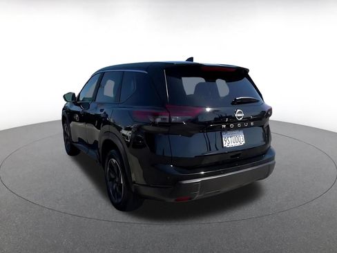 Used 2025 Nissan Rogue SV FWD image 11