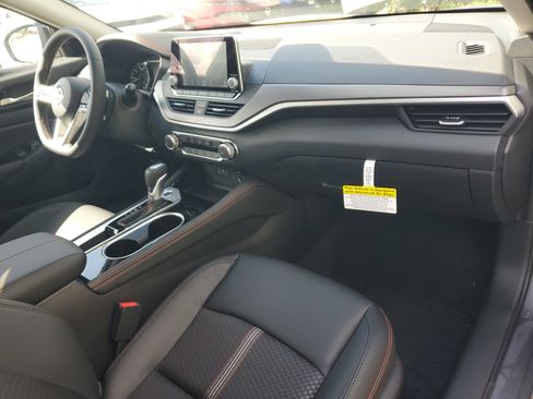 New 2025 Nissan Altima 2.5 SR image 11