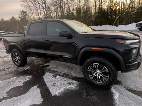 Certified 2024 GMC Canyon AT4 w/ AT4 Premium Package image 2