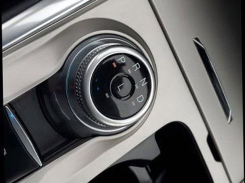 Certified 2022 Ford Explorer XLT w/ Equipment Group 202A image 30