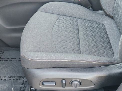 Used 2022 Chevrolet Equinox LT image 24