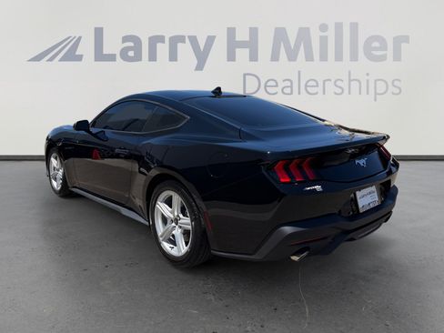Used 2026 Ford Mustang Coupe RWD image 3