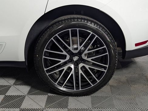 New 2026 Porsche Macan Turbo AWD/4WD image 12