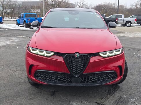 Used 2025 Alfa Romeo Tonale w/ Premium Package image 4