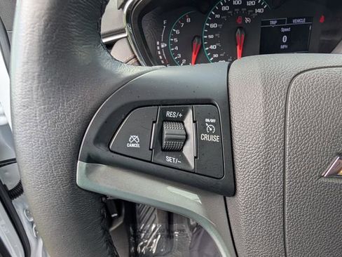 Used 2019 Chevrolet Trax LT w/ LT Convenience Package FWD image 13