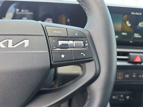 Used 2026 Kia Sportage EX FWD image 22