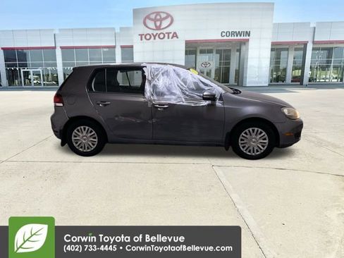 Used 2010 Volkswagen Golf 4-Door image 9