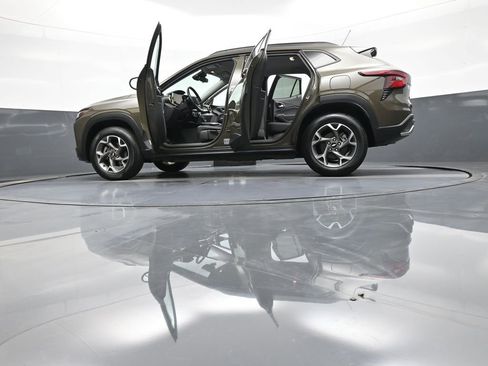 Used 2024 Chevrolet Trax LT w/ Driver Confidence Package image 47