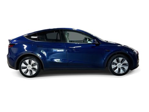 Certified 2023 Tesla Model Y Long Range AWD/4WD image 7
