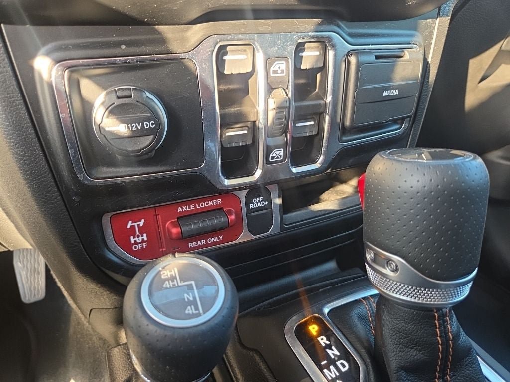 Used 2022 Jeep Gladiator Mojave w/ Cold Weather Group AWD/4WD image 20