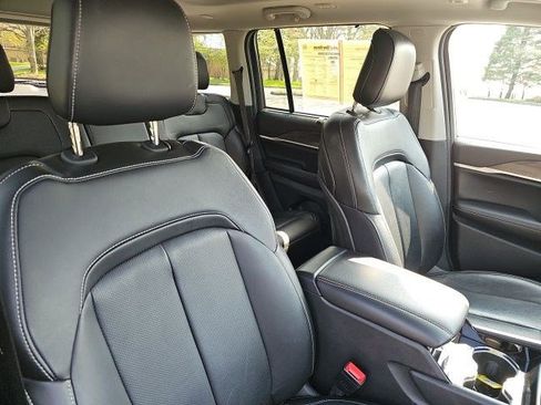 Used 2022 Jeep Grand Cherokee Limited 4xe w/ Luxury Tech Group II image 11