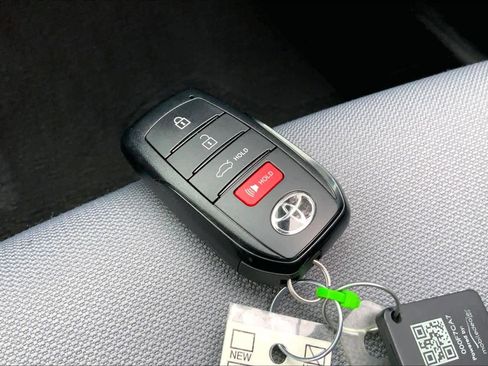 Used 2026 Toyota Corolla SE image 13