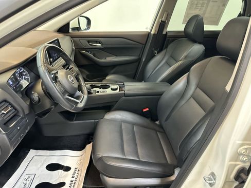 Certified 2023 Nissan Rogue SV w/ SV Premium B Package AWD/4WD image 4