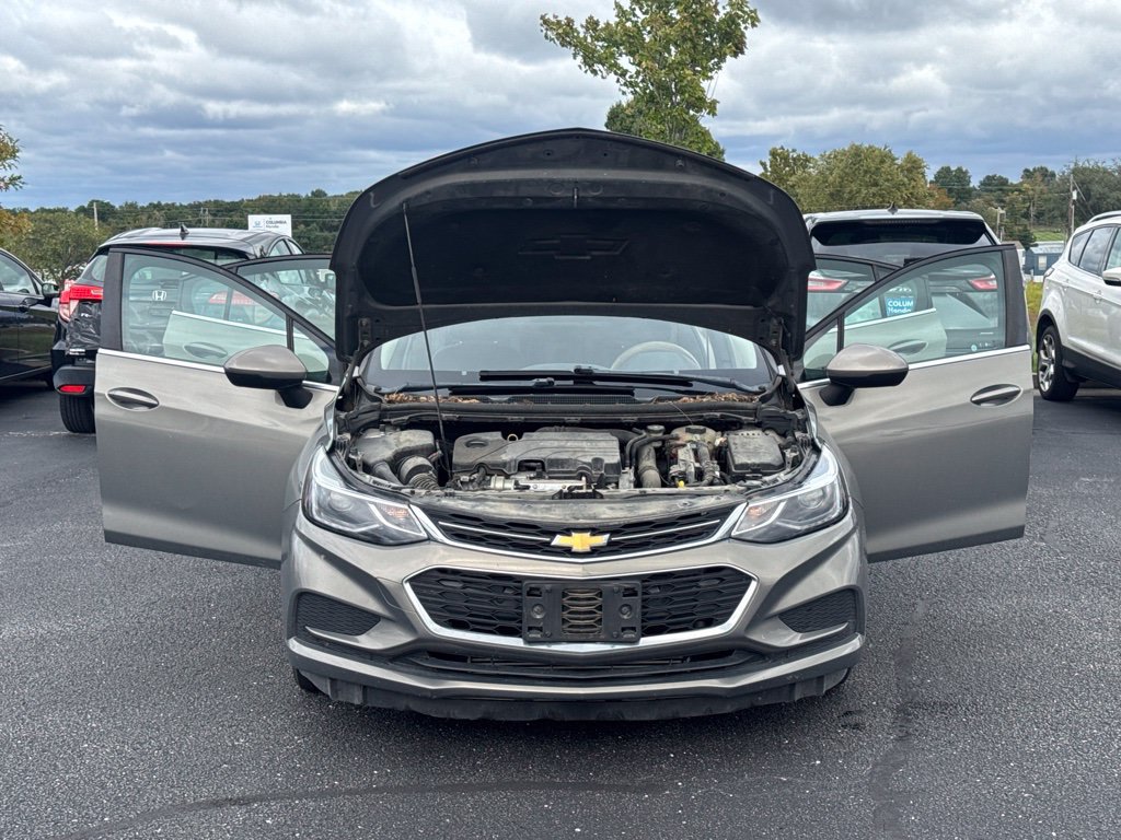 Used 2017 Chevrolet Cruze LT FWD image 21