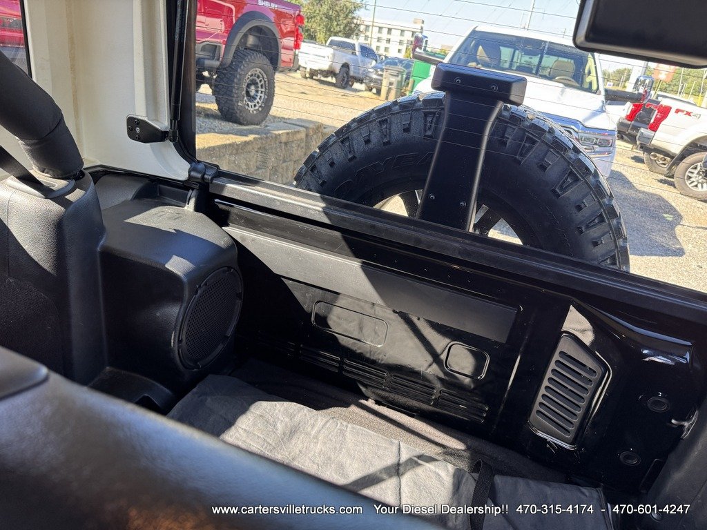 Used 2014 Jeep Wrangler Unlimited Sahara w/ Connectivity Group AWD/4WD image 30