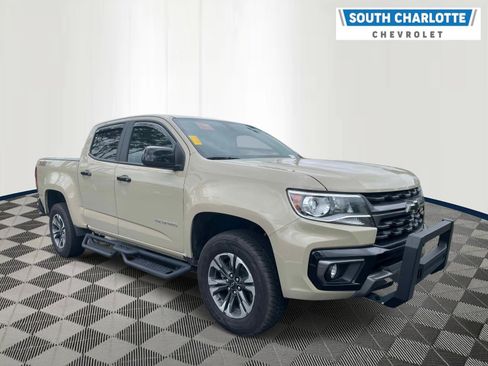 Used 2022 Chevrolet Colorado Z71 AWD/4WD image 3