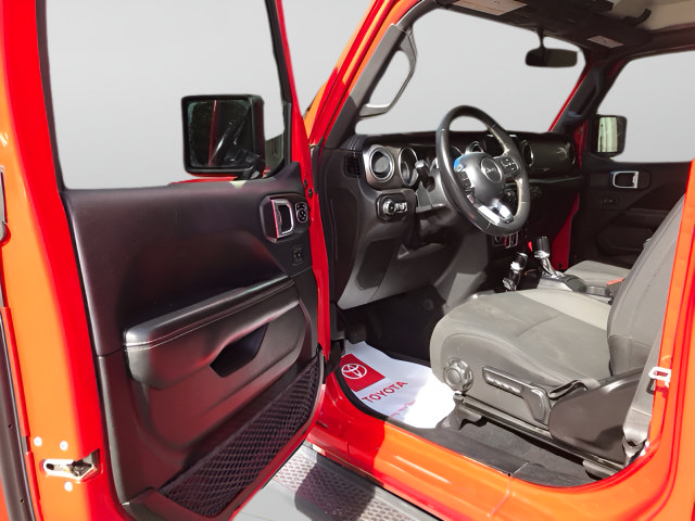 Used 2019 Jeep Wrangler Unlimited Sahara AWD/4WD image 11