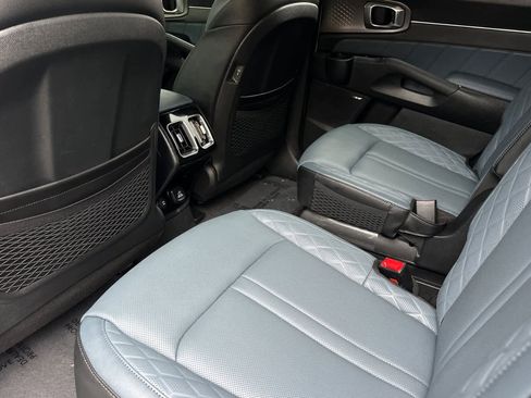 Used 2025 Kia Sorento SX Prestige image 4