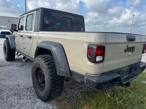 Used 2020 Jeep Gladiator Sport w/ Quick Order Package 24S AWD/4WD image 3