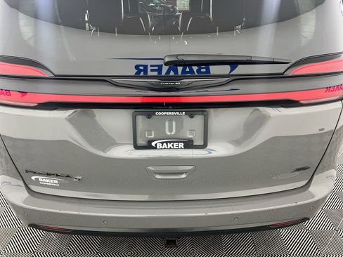 Used 2023 Chrysler Pacifica Touring-L w/ S Appearance Package AWD/4WD image 31