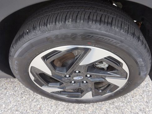 Used 2024 Subaru Crosstrek 2.5i Limited AWD/4WD image 9