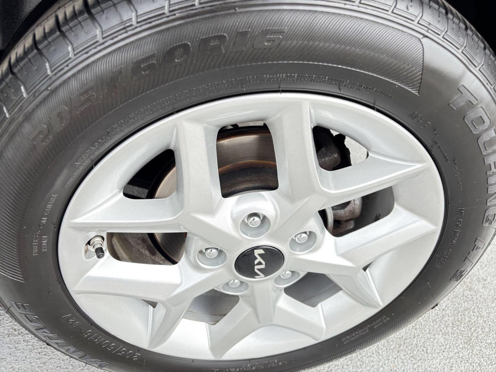 Used 2025 Kia Soul LX w/ LX Technology Package FWD image 27