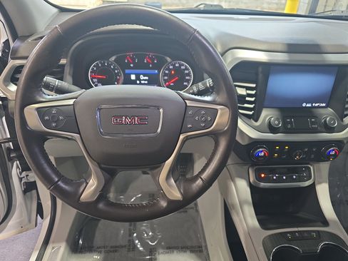 Used 2020 GMC Acadia SLT FWD image 17