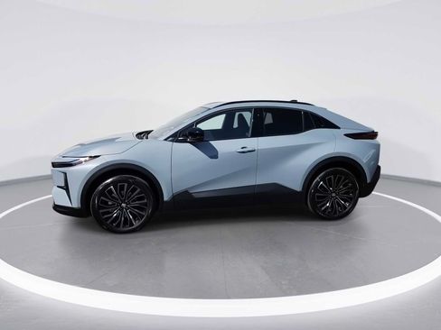 Certified 2026 Toyota C-HR AWD/4WD image 4