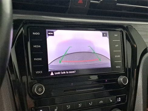 Used 2022 Volkswagen Passat 2.0T R-Line image 29