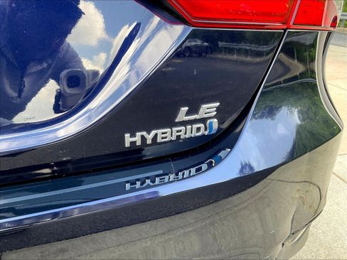 Used 2021 Toyota Camry LE FWD image 23