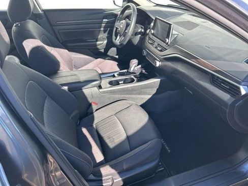 Used 2024 Nissan Altima 2.5 SV image 39