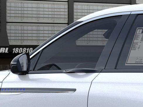 New 2026 Lincoln Nautilus Premier image 20