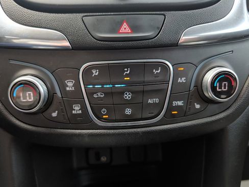 Used 2018 Chevrolet Equinox LT image 15