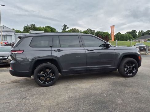 Used 2025 Jeep Grand Cherokee L Limited w/ Luxury Tech Group II AWD/4WD image 9
