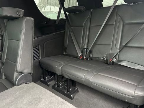 Used 2023 Chevrolet Suburban LT image 21