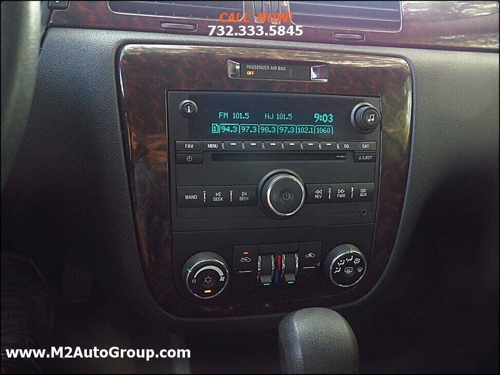 Used 2016 Chevrolet Impala LT FWD image 8