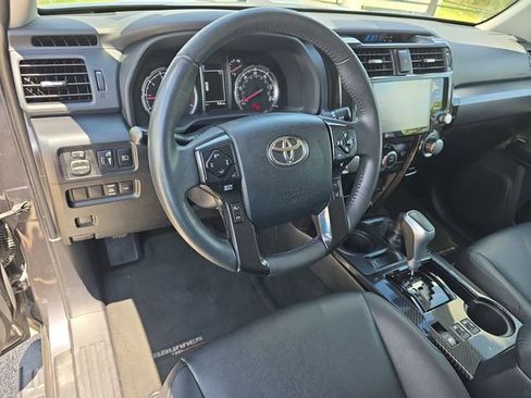 Used 2022 Toyota 4Runner TRD Off-Road Premium AWD/4WD image 16