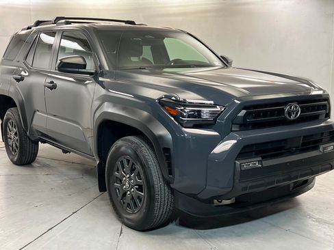 Used 2026 Toyota 4Runner SR5 AWD/4WD image 8