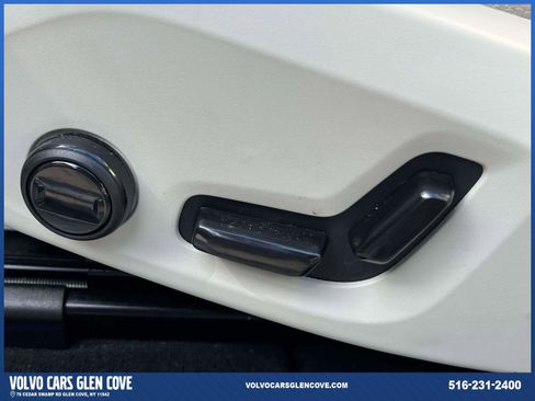 Certified 2025 Volvo XC60 T8 Plus AWD/4WD image 18